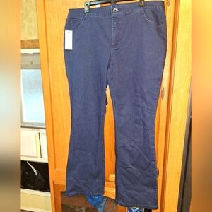 Laura Ashley boot cut tummy slimming jeans in a size 20. NWT.